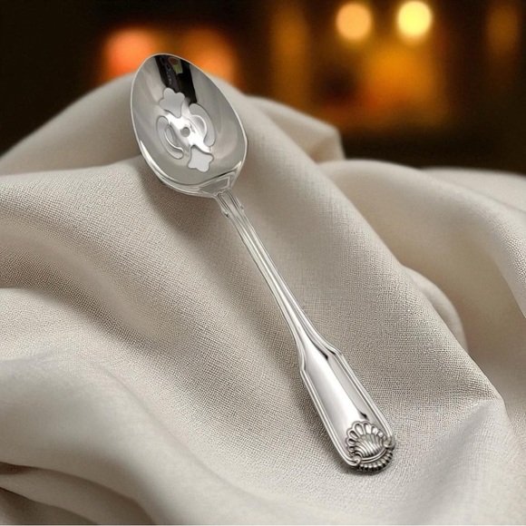 Elegant Silver Spoon - Picture 1 of 3